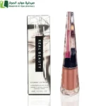 ريل بيوتي احمر شفاه يقدم لونًا مكثفًا مع لمسة نهائية ناعمة غير لامعة.